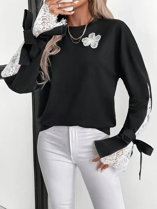 Eloise - Elegantes Sweatshirt mit Blumen- und Spitzenaufnäher in Farbblock-Optik